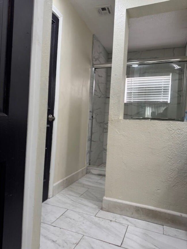 Photo - DHS6348 Unit 02