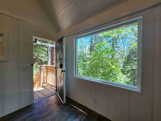 Photo - 825 Sierra Vista Dr