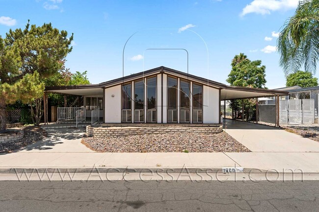 Building Photo - Spacious 2 Bedroom Home in a Desirable 55+ Hemet Community