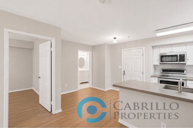 Photo - 1435 India St Unit 408