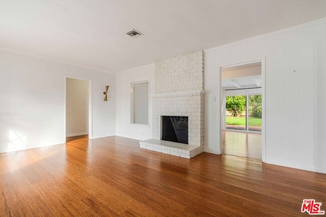 Photo - 574 N Almar Ave