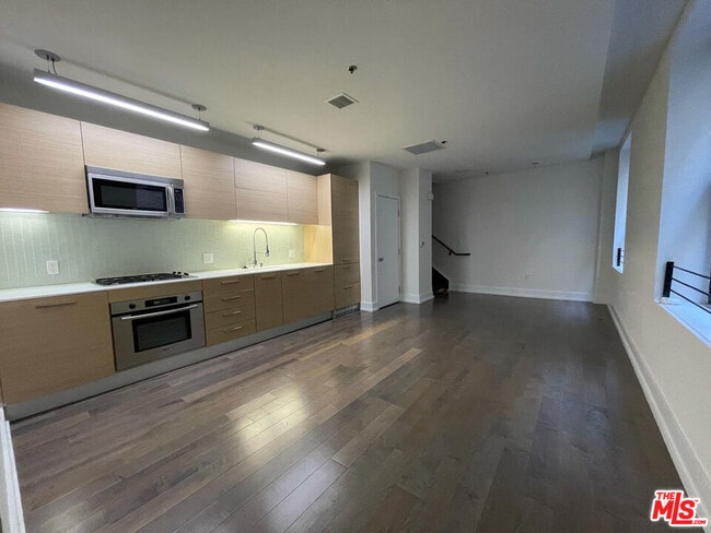 Photo - 727 W 7th St Unit 901