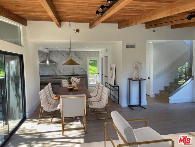 Photo - 15434 Mulholland Dr