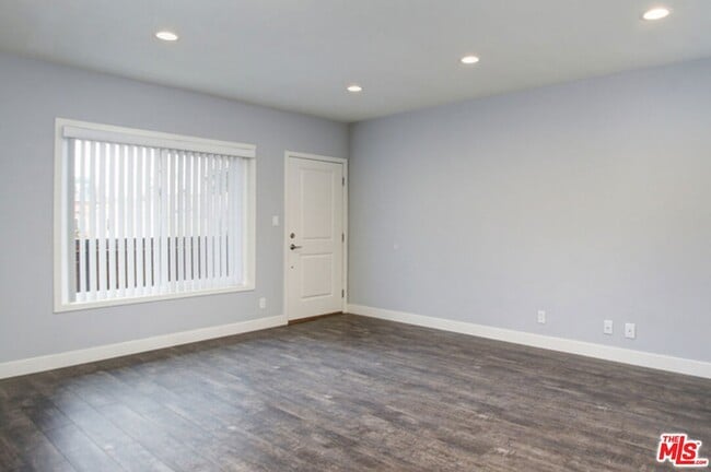 Photo - 1451 E Wilson Ave