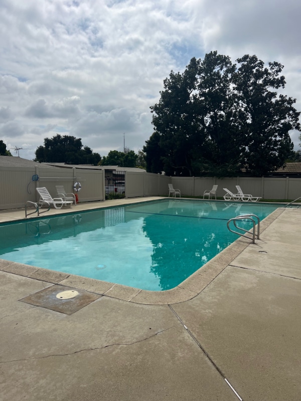 Building Photo - 145 N Cambridge Ave