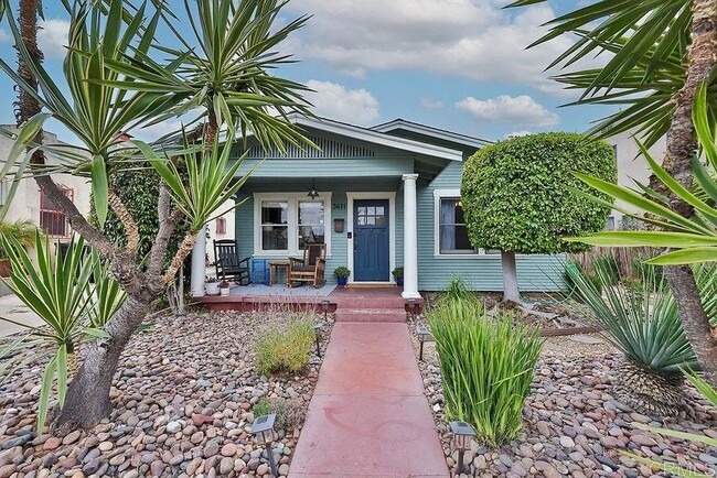 Building Photo - Charming 2 Bedroom, 2 Bath Craftsman Home