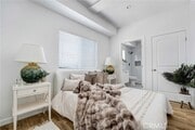 Photo - 11958 Vanowen St