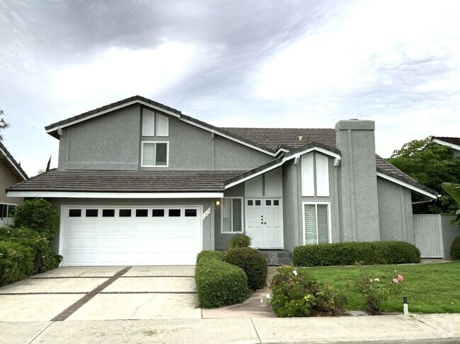 Building Photo - 13 Blazing Star Rental