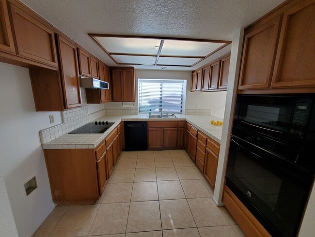 Photo - Beautiful Woodbridge/Lakeside Home for Lease!