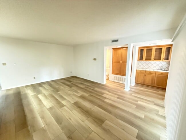 Photo - Beautiful 3-Bedroom Condo in Chatsworth! Unit 8
