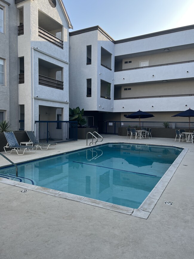 Pool - 300 N El Molino Ave Unit 107