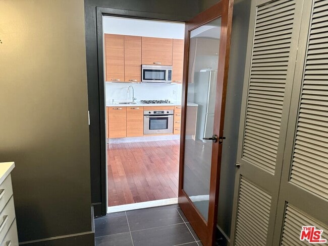 Photo - 460 S Spring St Unit 205