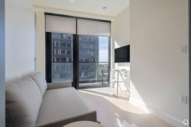 Building Photo - 6401 Wilshire Blvd Rental