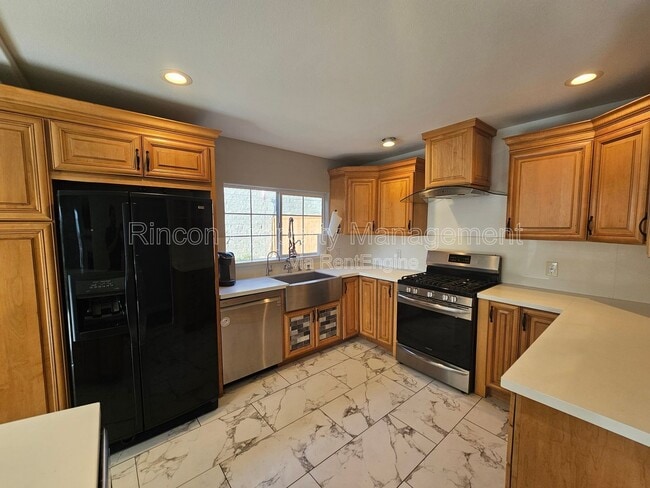 Photo - 2810 Sherwin Ave Unit A