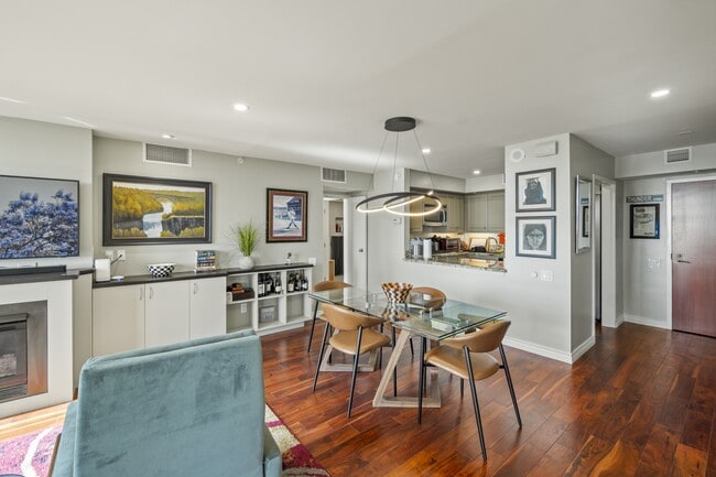 Photo - 500 W Harbor Dr