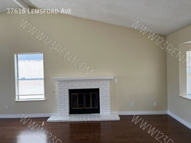 Photo - 37616 Lemsford Ave