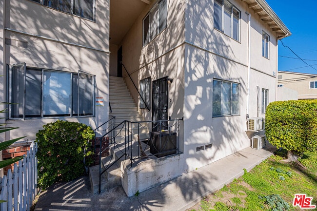 Photo - 11825 Iowa Ave Unit 6