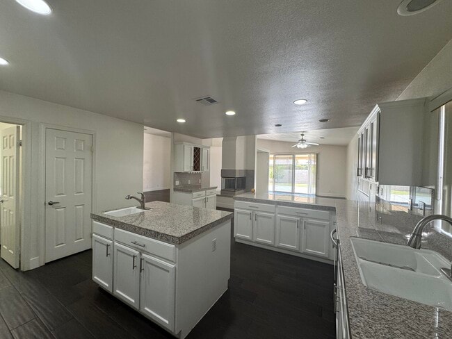 Photo - 74081 W Petunia Pl