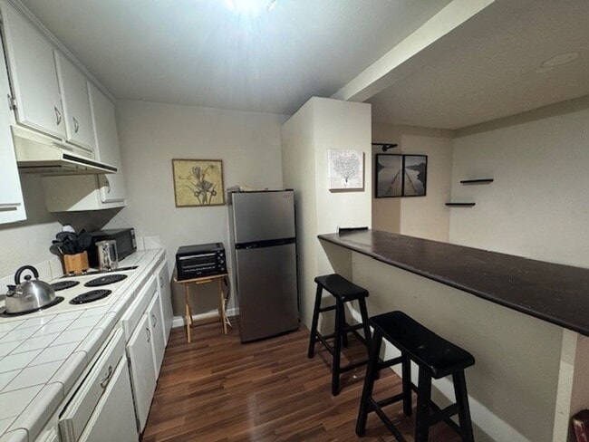 Building Photo - Modern Furnished Studio in Point Loma – Mi... Rental