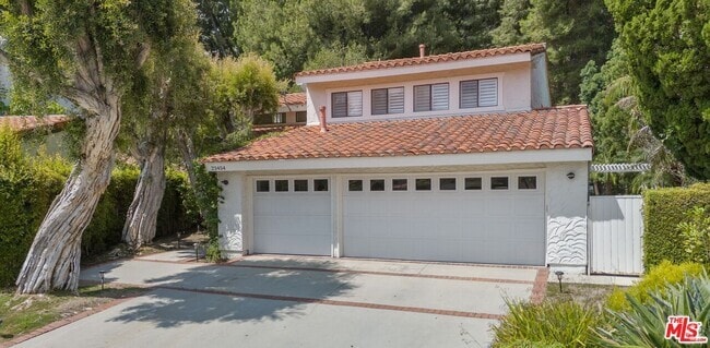 Building Photo - 23454 Park Hermosa Rental