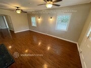 Photo - 260 E Plenty St