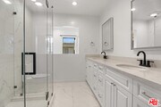 Photo - 22 28th Ave