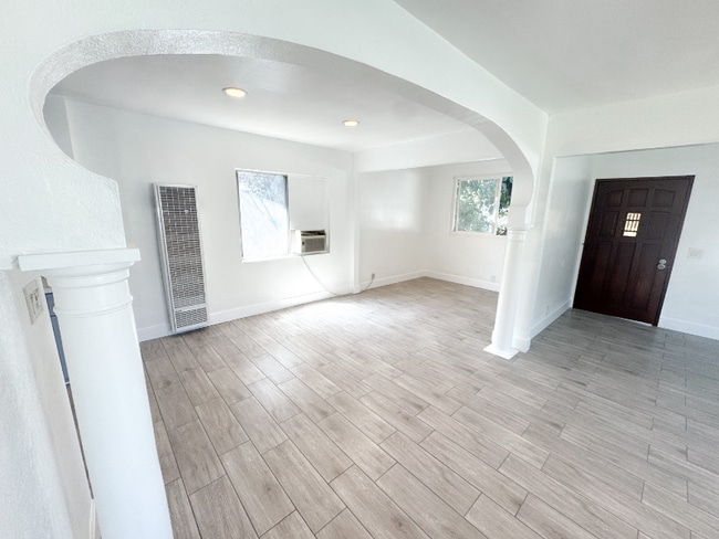 Photo - 718 S Oakford Dr Unit 718