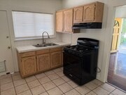 kitchen - 559 Lincoln Ave Unit 559