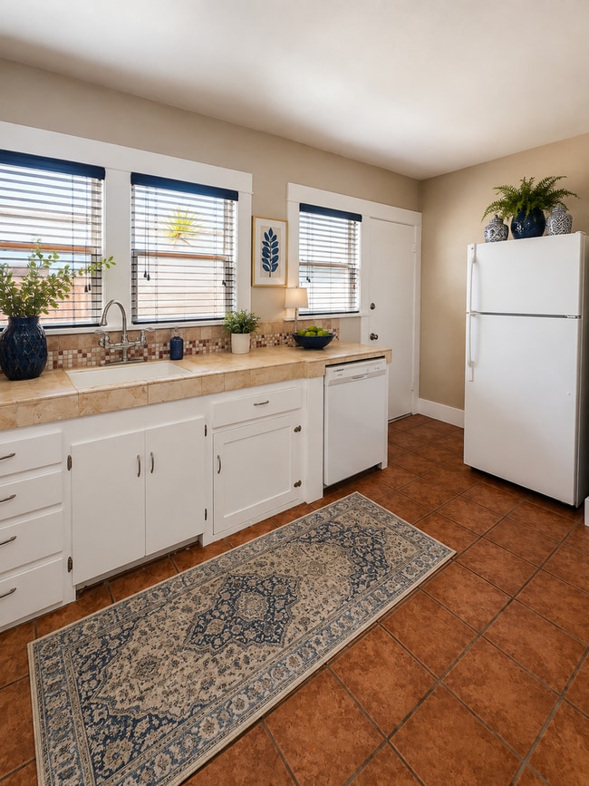 Photo - 741 Gladys Ave Unit 741