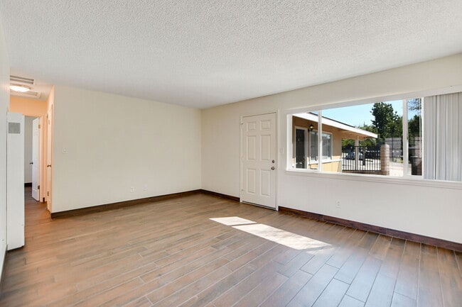 Photo - 737 E Brockton Ave