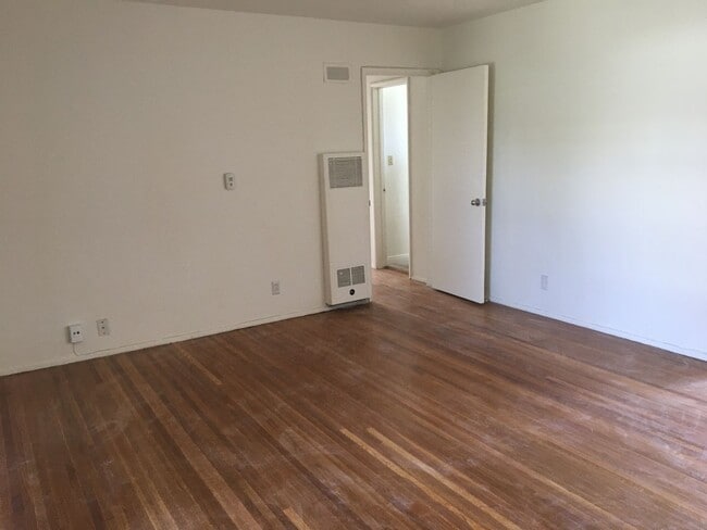 Photo - Victory, 1700-1702 Unit 1700 #C