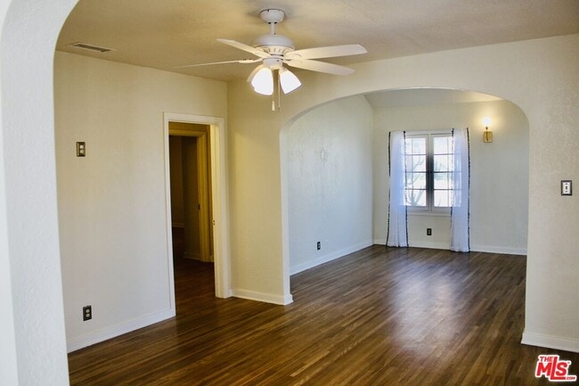 Photo - 495 N 8th Ave