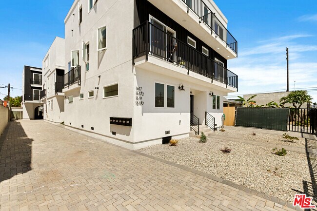 Photo - 1619 2nd Ave Unit 1/2