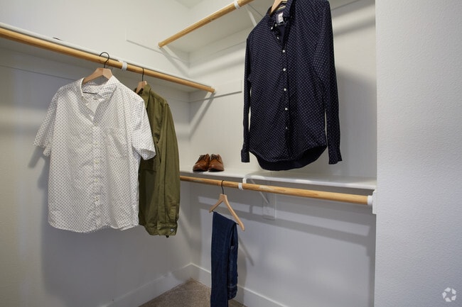 1BR, 1.5BA - 996 SF - Oasis Anaheim