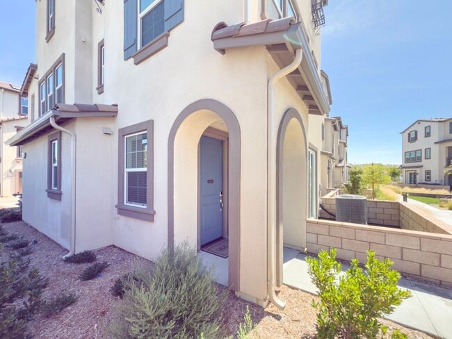 Photo - ~ AVAILABLE NOW ~ New Construction Home for Rent in the NEW Heirloom Farms Community in Temecula!