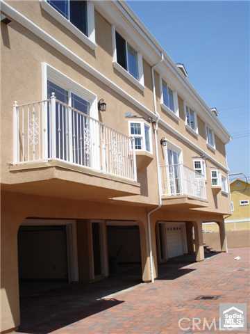 Building Photo - 1519 W 208th St Unit 103-103 Rental