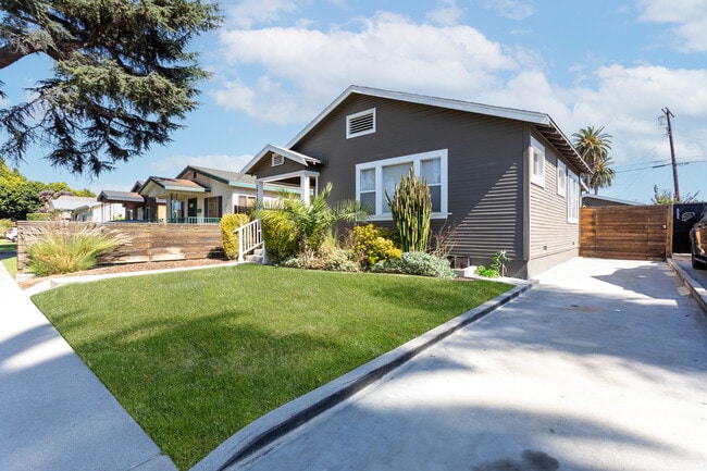 Photo - 2918 S Harcourt Ave