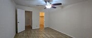 Photo - 1220 E 15th St House