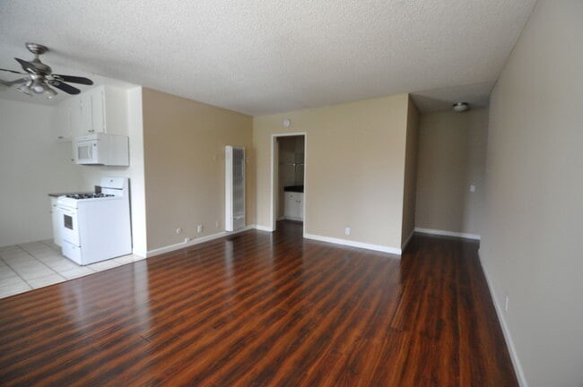 Photo - 7101 Haskell Ave Unit 07