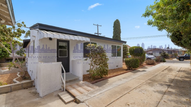 Photo - 2251 Dunlop St