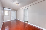 2BR, 1BA - 515SF - Living Room - 1819 Workman St