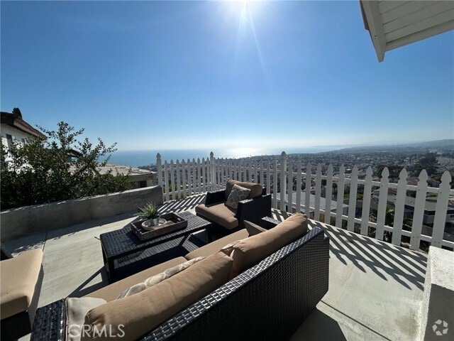 Building Photo - 307 E Avenida Cordoba Rental