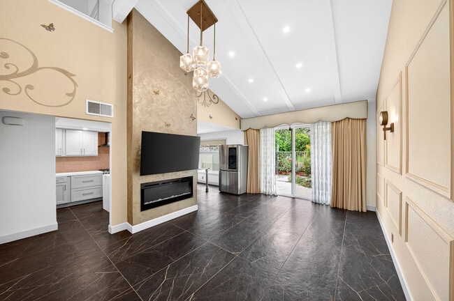 Photo - 1034 Creekside Dr Unit 192