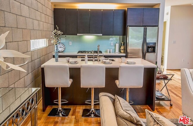 Photo - 3450 Cahuenga Blvd Unit 203