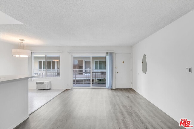 Photo - 739 Croft Ave Unit #203