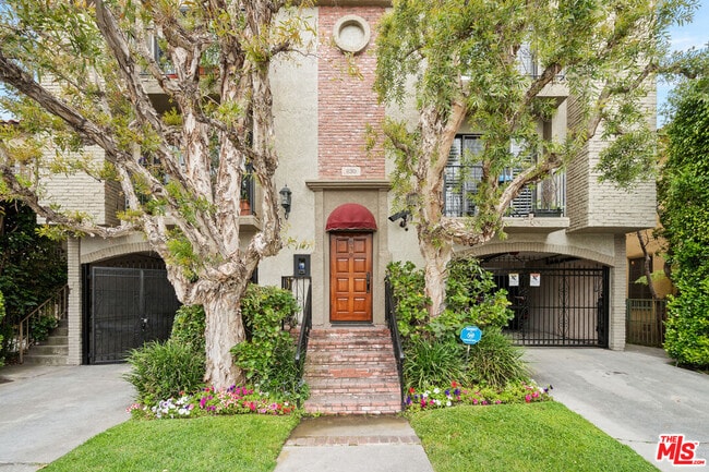 Photo - 839 S Holt Ave