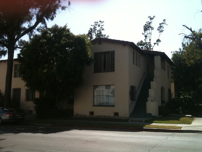 Corner - exterior. - 353 S Orlando Ave Apartments Unit 353
