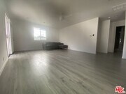 Photo - 18601 Hiawatha St