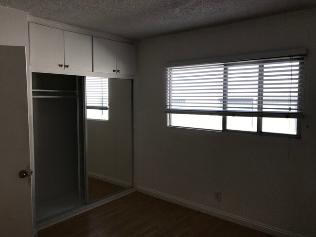 Photo - 940 S Venice Blvd Apartments Unit 11