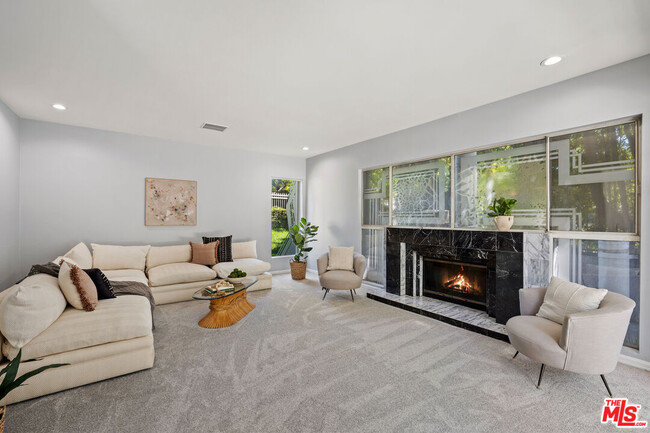 Photo - 23246 Canzonet St